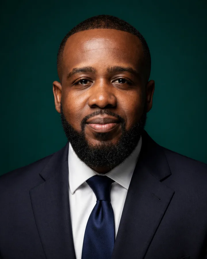 Portrait de Trésor Shamavu, fondateur de NiaNova
